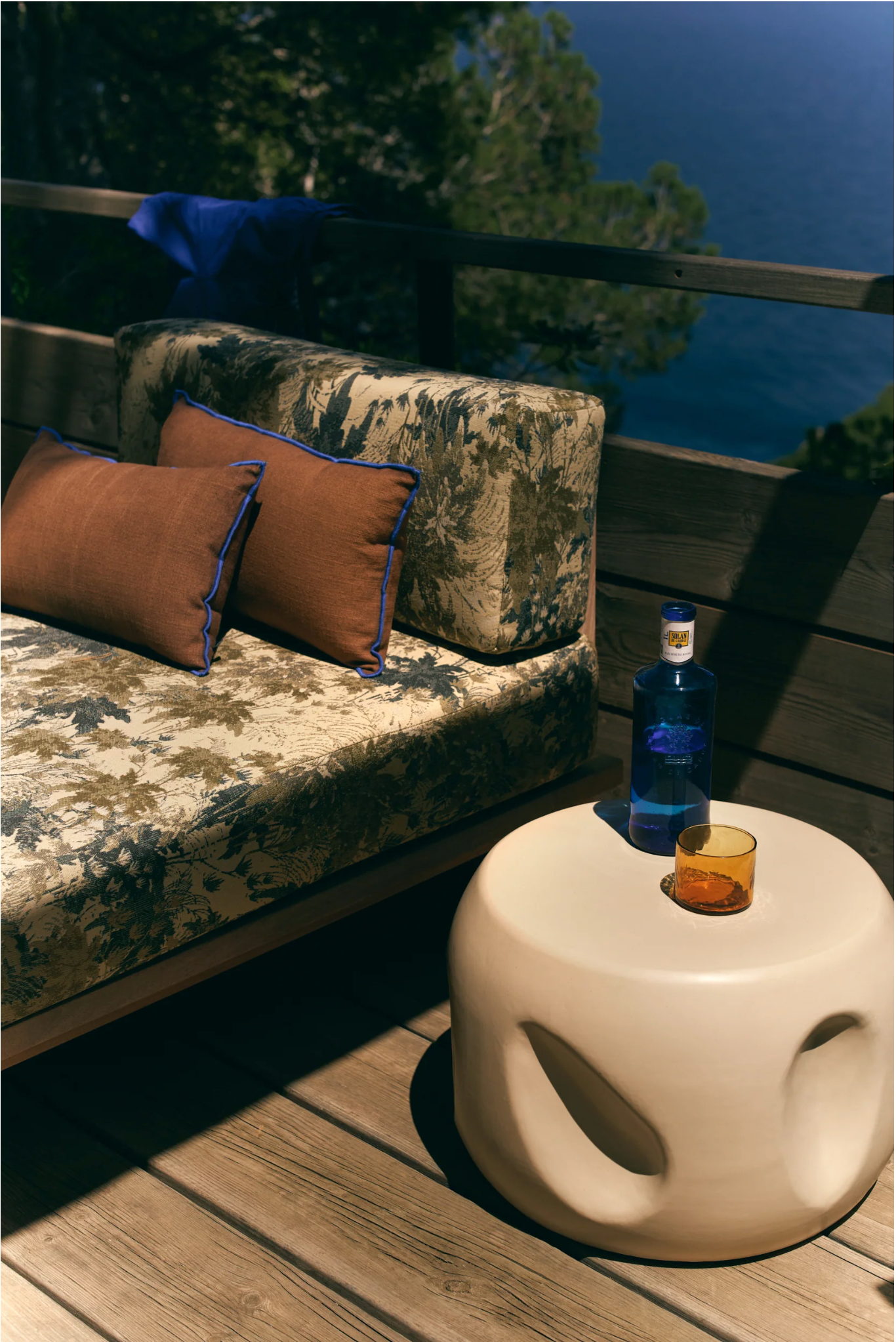 HK Living Currents Ceramic Side Table Shell