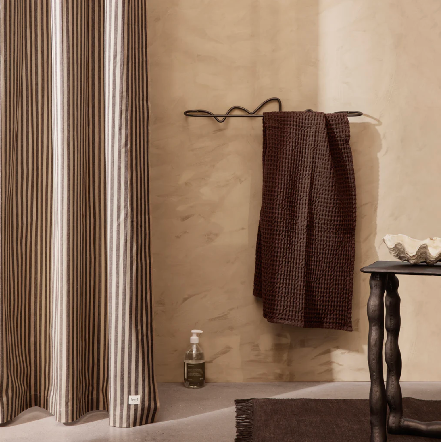 Ferm Living Curvature Towel Hanger - Black Brass