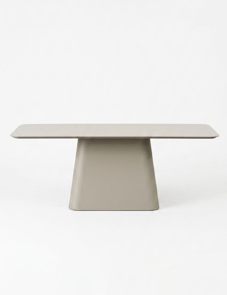 ellisdiningtablestudio.png